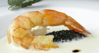 Ajoblanco malagueño con gambas y huevas de arenque