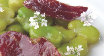 Habitas con jamón y lágrimas de cebolla