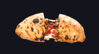 Calzone de salchicha con confitado de pimientos