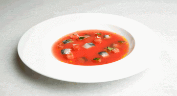 Sopa fría de sandía con sardinas y espuma de jengibre