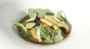 Mejillones lacados con vermouth y emulsión de ortiguillas