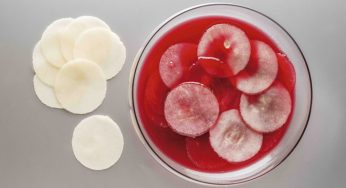 Ramo de rosas con manzanas