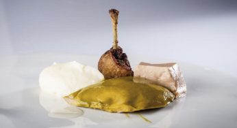 Codorniz, foie, puré de patata, almendra y jugo de trigo