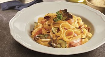 Tagliatelle con gambas y verduras