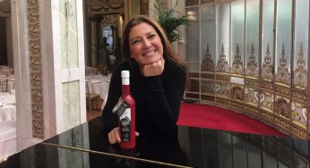 La bailaora Sara Baras, diseña la etiqueta de los aceites Castillo de Canena 2018