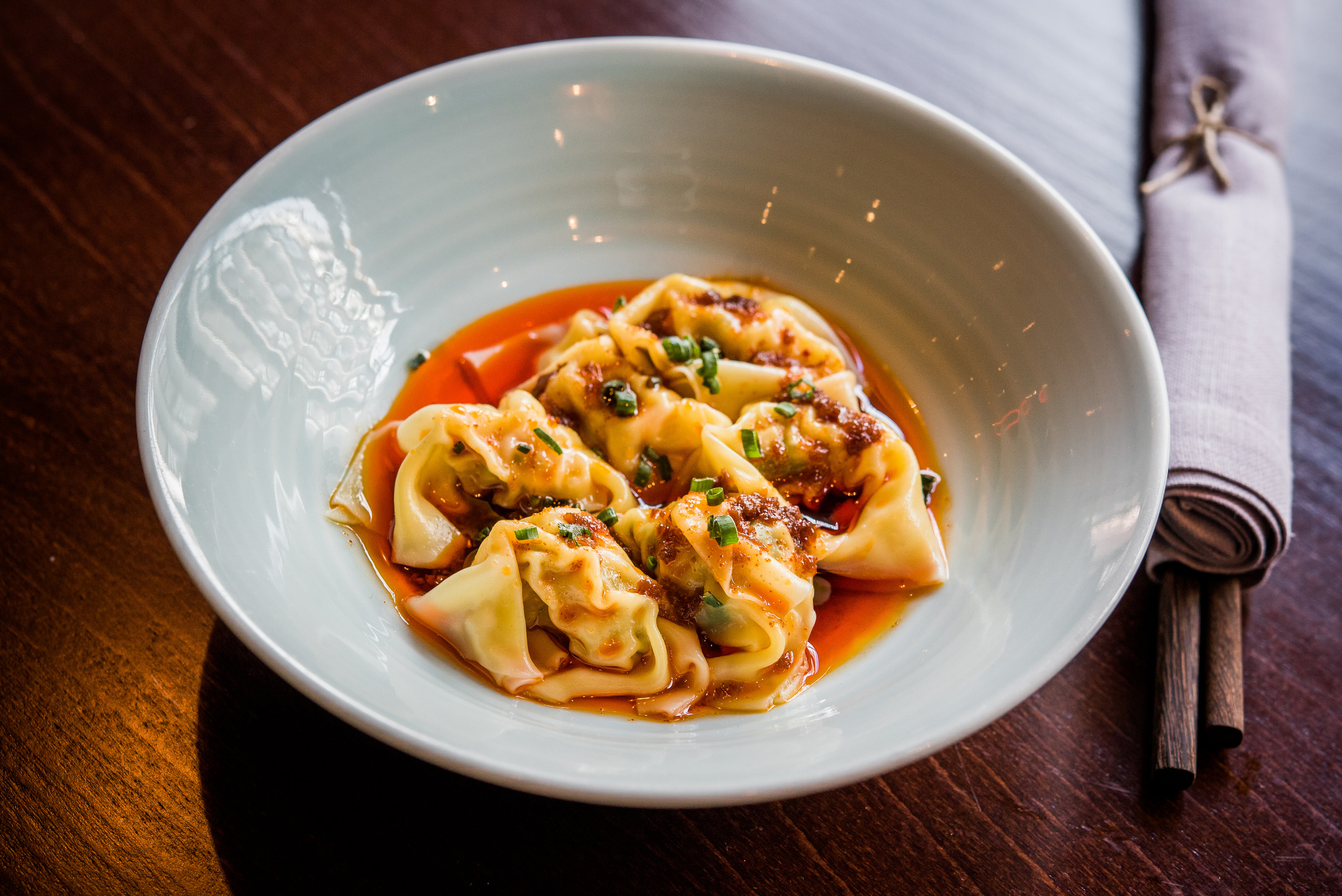 Gyozas de Sichuan con aceite rojo picante Shanghai mama - Shanghai mama