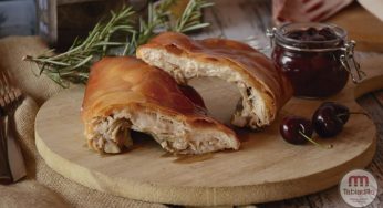 Cochinillo con chutney de cerezas