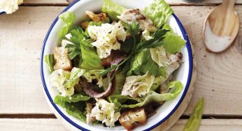 Ensalada César con rosetas de Tête de Moine AOP