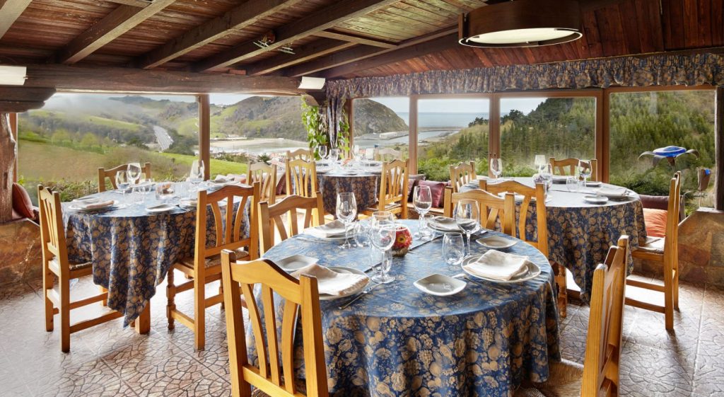 Interior Asador San Martín en Orio. GastroActitud