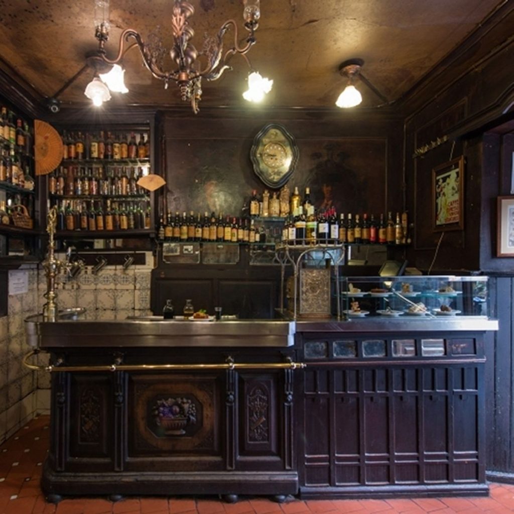 Taberna Antonio Sánchez. DEcoración original de la época