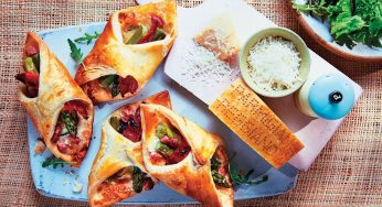 Bocaditos de Parmigiano Reggiano, pimiento asado y panceta