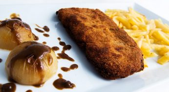 Así se prepara el mejor cachopo de España