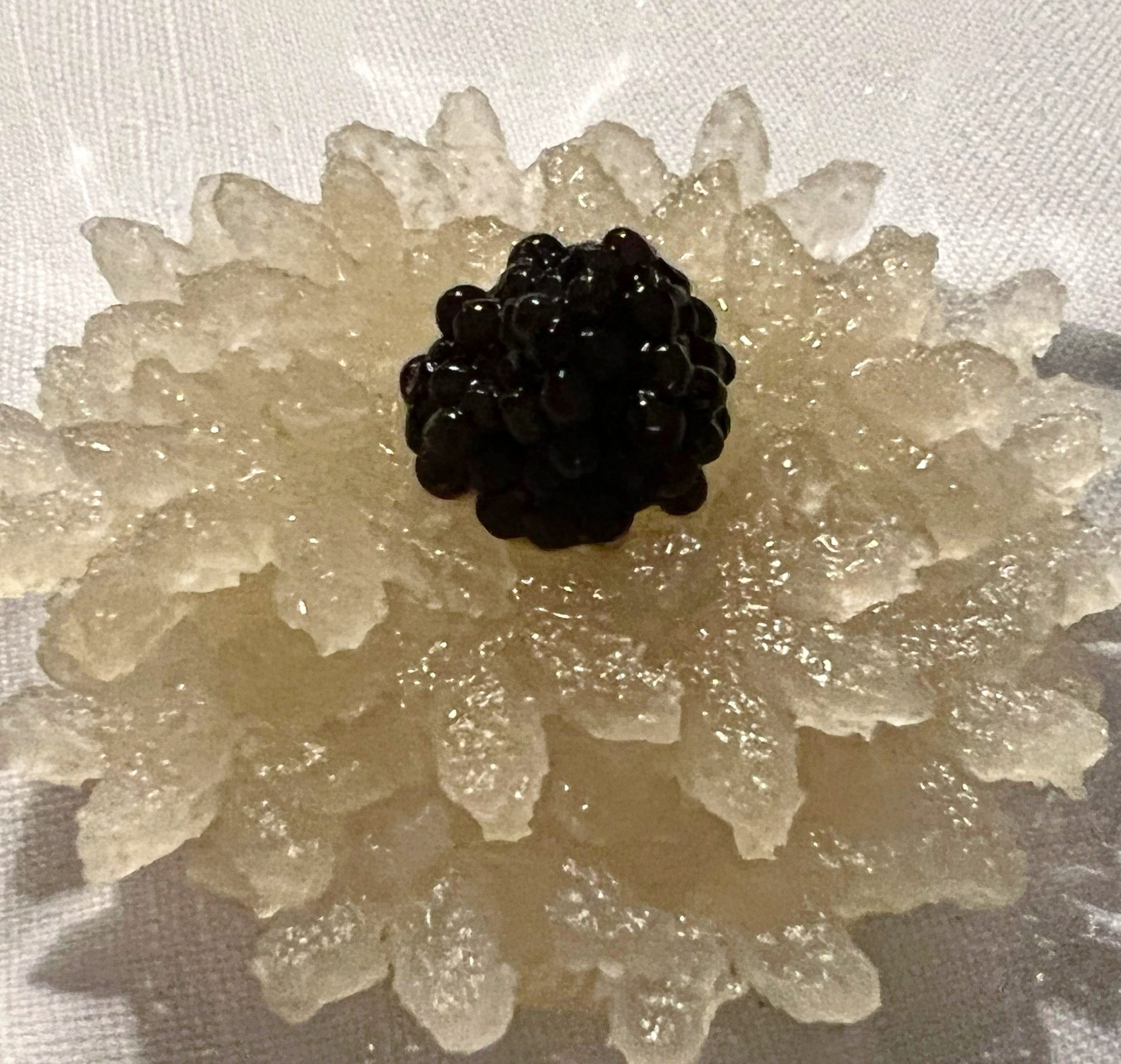 Pera asiática, caviar y vinagreta. Restaurante Jordnaer (Copenhague)