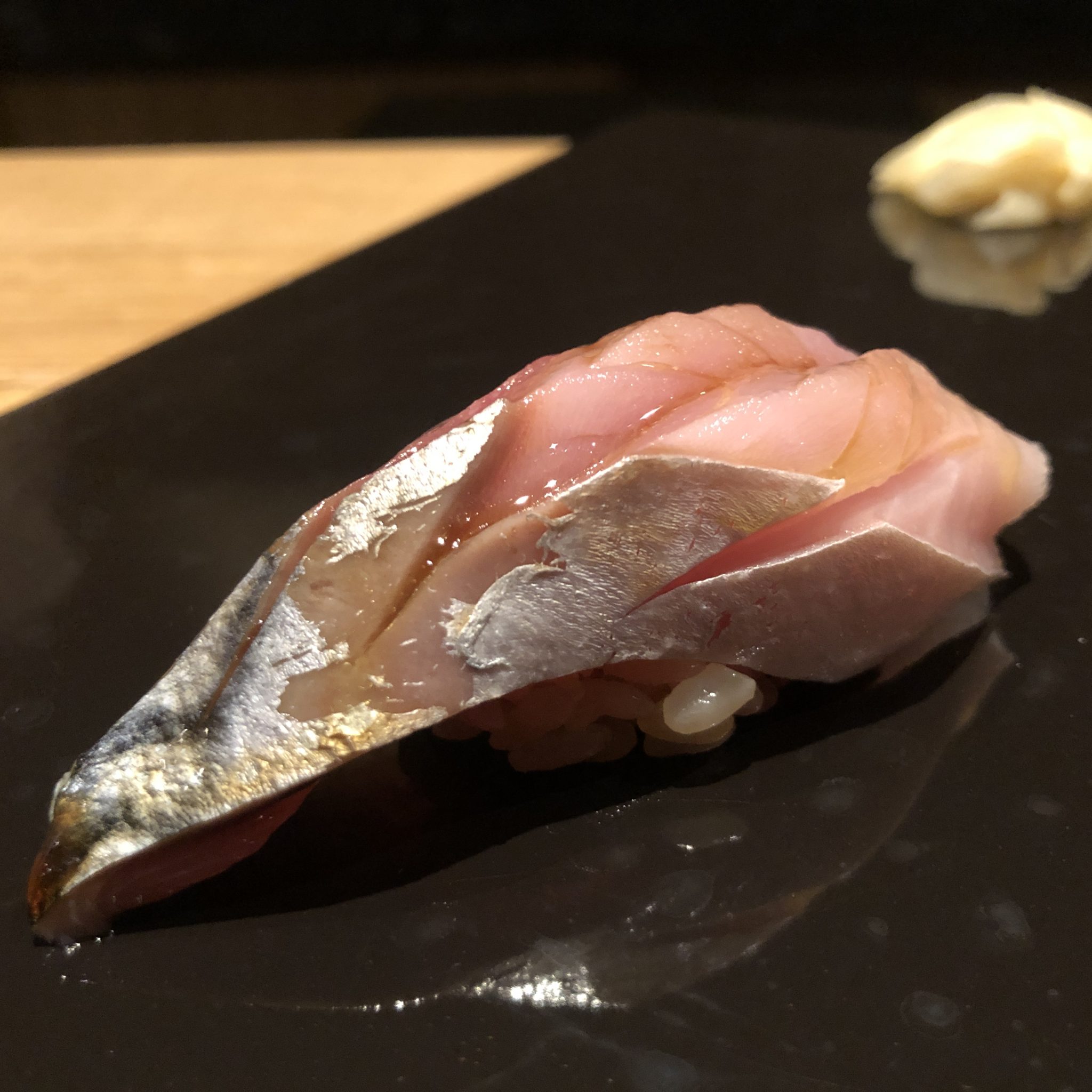 Niguiri de caballa. Restaurante Kiro Sushi (Logroño)