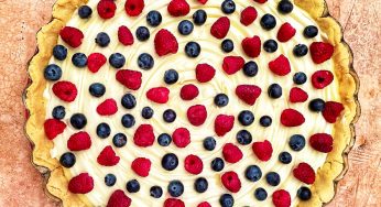 Tarta de frambuesas y arándanos