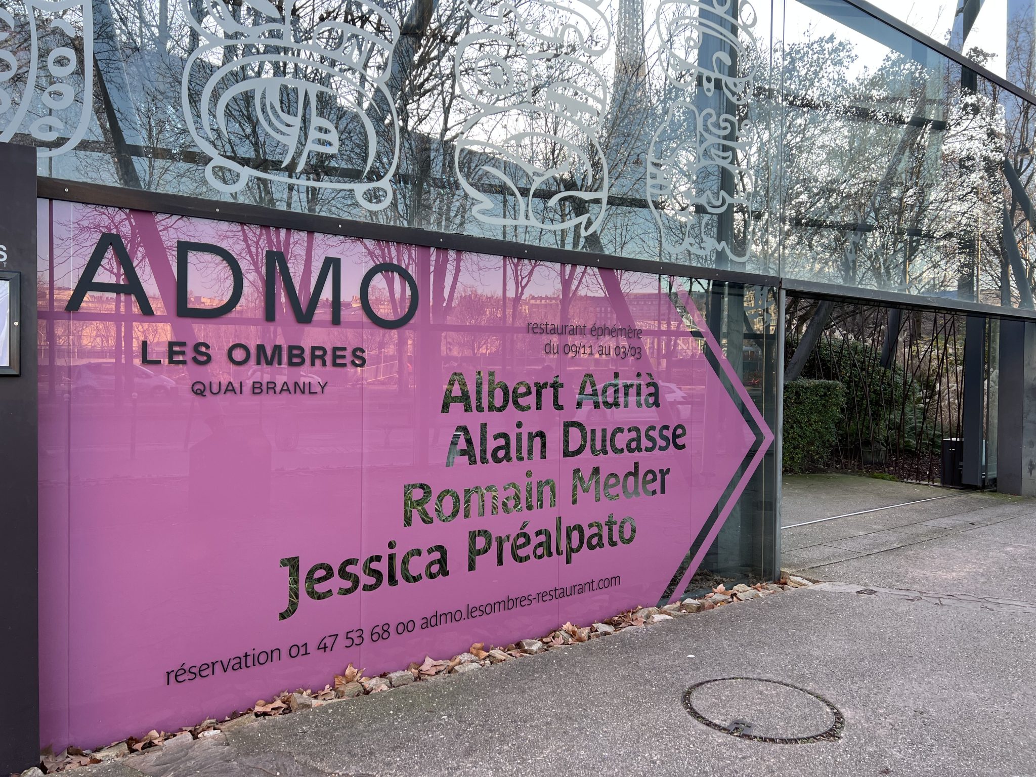 Entrada del restaurante ADMO en París