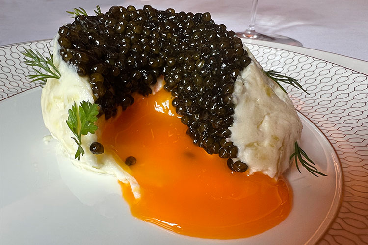 Gresca Santo Mauro, huevo, puerro y caviar
