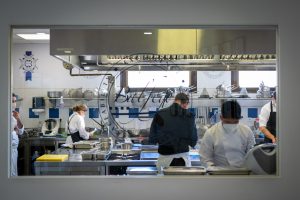 Imagen de cocineros compitiendo en el concurso Balfegó