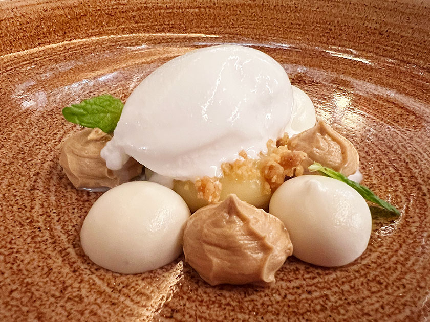 Mujeres con sol. Limón, helado de coco y mousse de galleta de Celia Jiménez