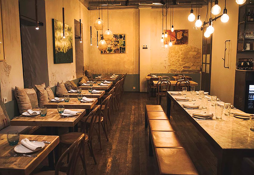 Sala del restaurante Open en Alicante