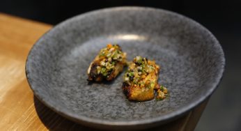 Alitas de pollo rellenas de escabeche de mejillón a la brasa