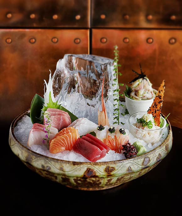 selección de sashimi del chef, tartar de atún con oscietra caviar y gamba dulce con wasabi ponzu en Roka