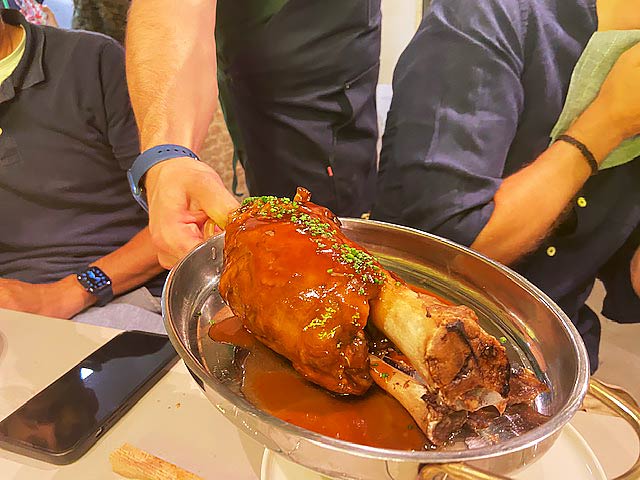 Jarrete de cerdo asado en El Lince