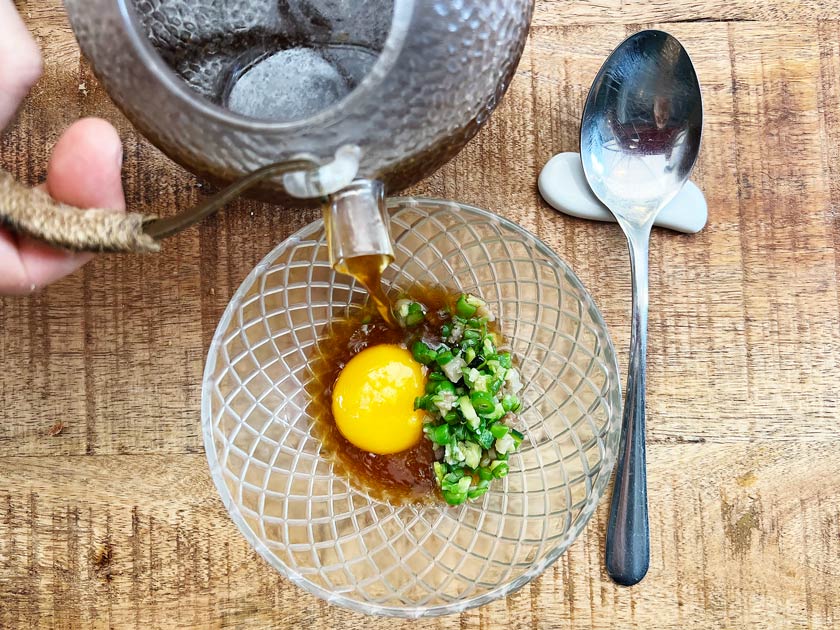 Menestra con yema y caldo de gallina vieja. Ama Taberna (Tolosa)