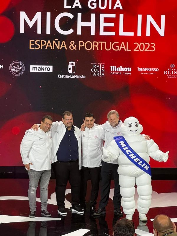 Estrellas Michelin 2023 tres para Atrio y Hermanos Torres