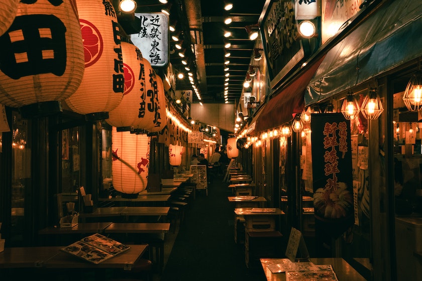 guía para ir a un restaurante en Japón