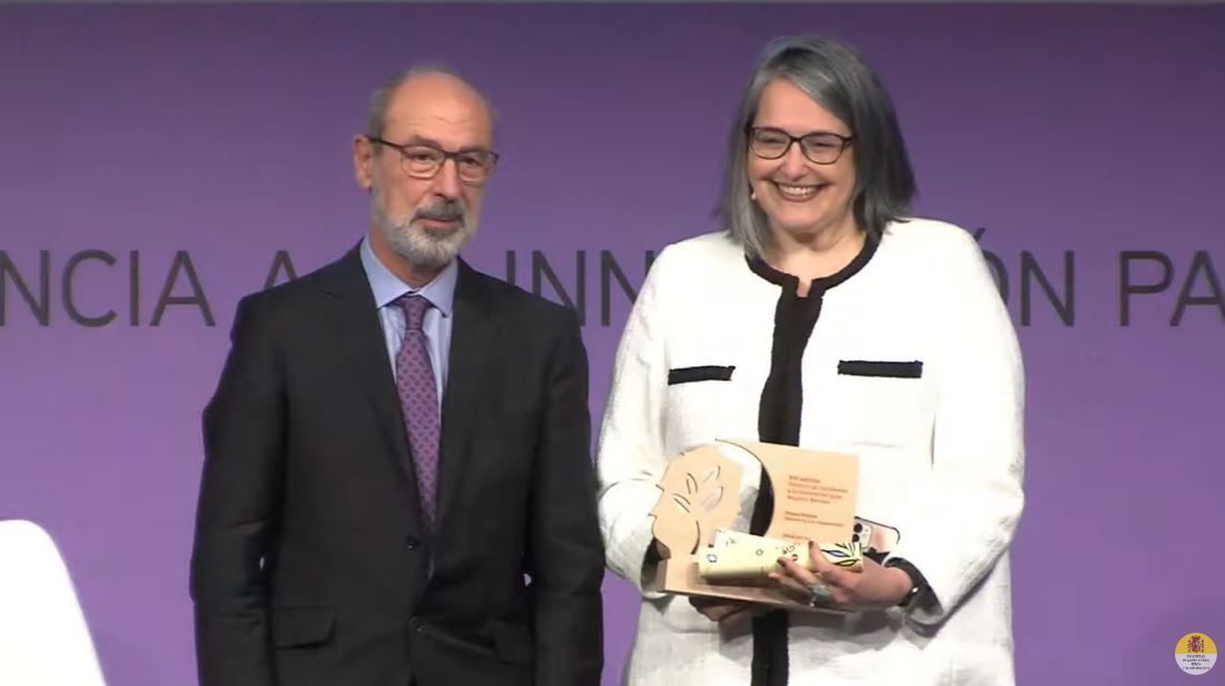 Laura Cristobal, recogiendo su premio