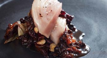 Bonito del norte agridulce con radicchio y avellanas