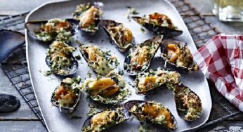 Mejillones gratinados con crumble de Emmentaler AOP