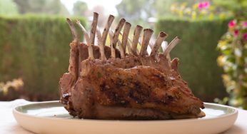 French Rack con mostaza, hierbas y patatas al romero