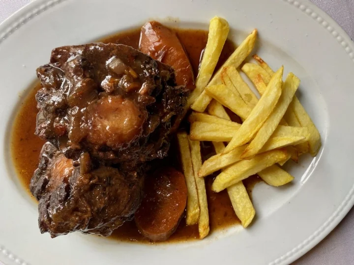 Platos famosos de Madrid: rabo de toro