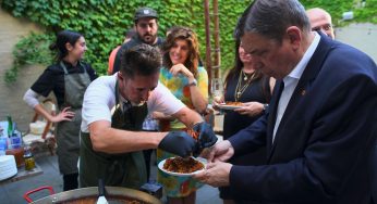 El ministro Luis Planas promociona la paella en Nueva York