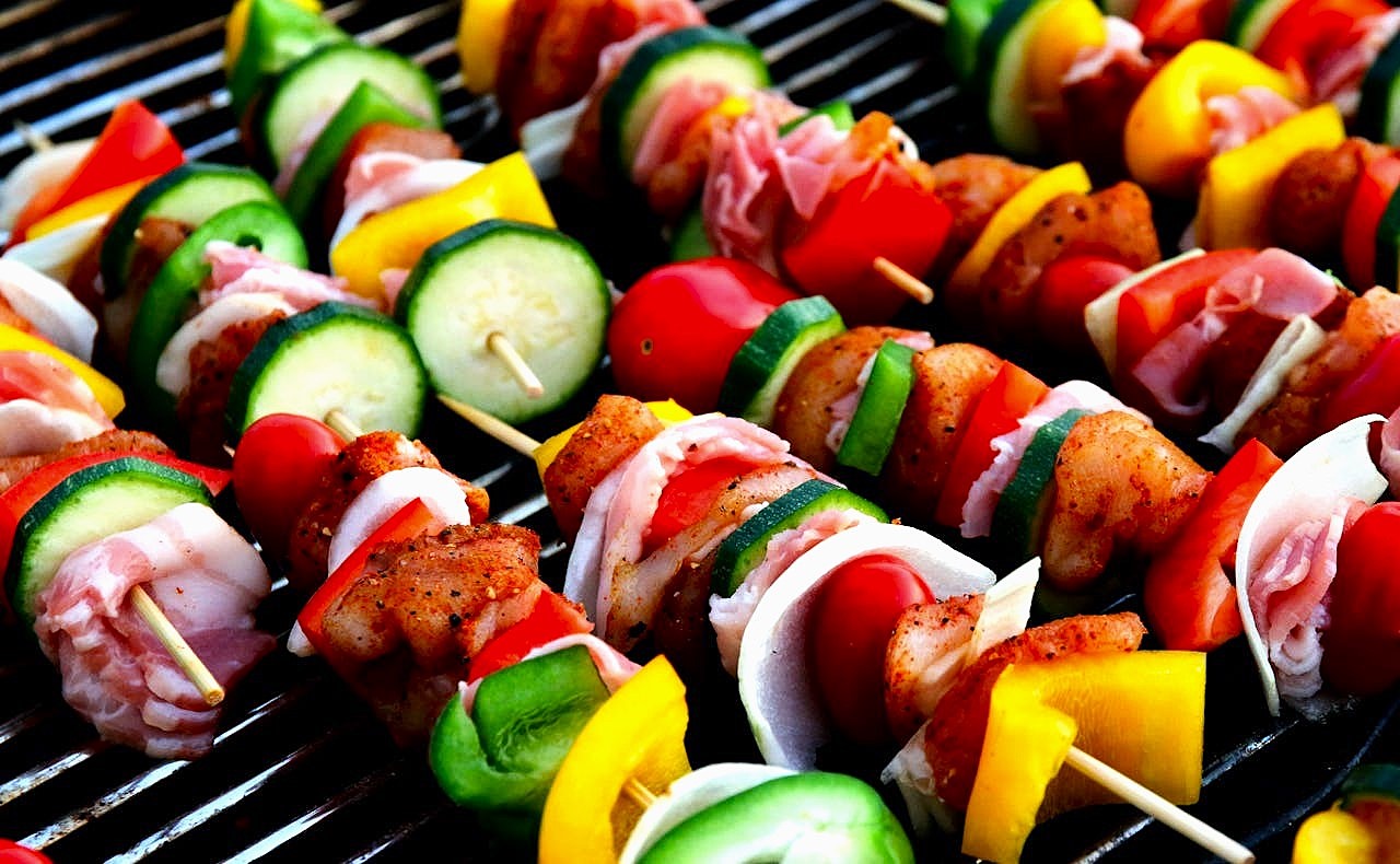 5 recetas a la barbacoa para sacar más partido a tus carnes y pescados