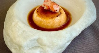 Flan de carabinero con jugo de pimiento rojo