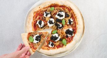 Pizza de cebolla pochada, burrata y caviar