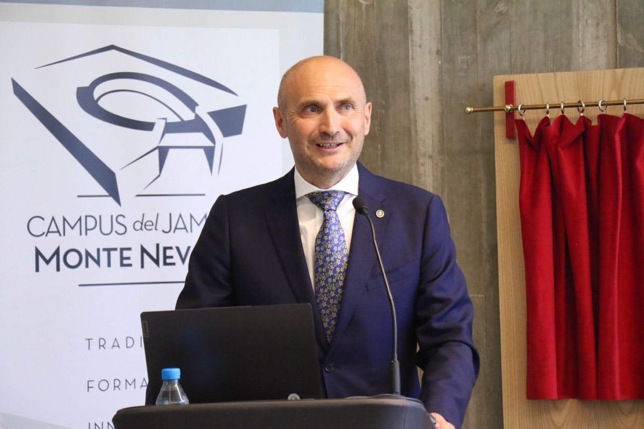 Juan Vicente Olmos Inauguración Campus del Jamón Monte Nevado